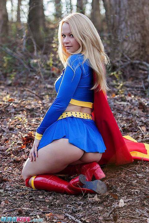 25-loira-super-girl-13