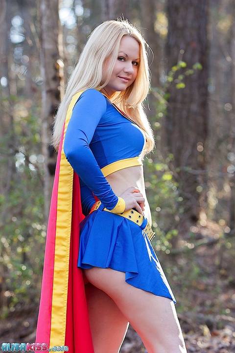 25-loira-super-girl-4