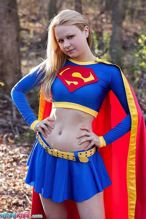 25-loira-super-girl-5